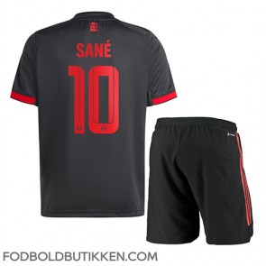 Bayern Munich Leroy Sane #10 Tredjetrøje Børn 2022-23 Kortærmet (+ Korte bukser)
